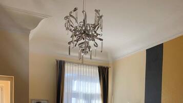 Chambre Double | Literie hypoallergénique, coffres-forts dans les chambres, bureau