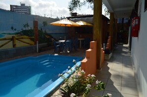 Utomhuspool