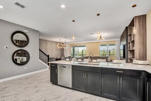 Exterior - 8838cabo (Davenport)