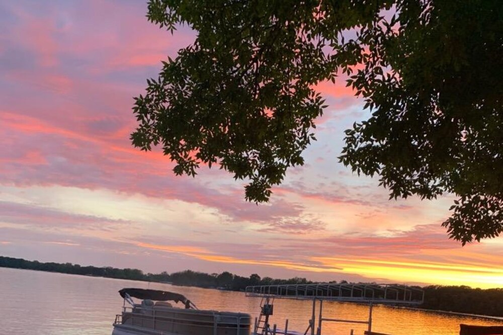 Two cabin property on beautiful Lake Minnebelle - perfect for families!