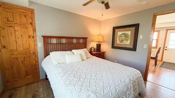 4 Schlafzimmer, Bügeleisen/Bügelbrett, kostenloses WLAN, Bettwäsche