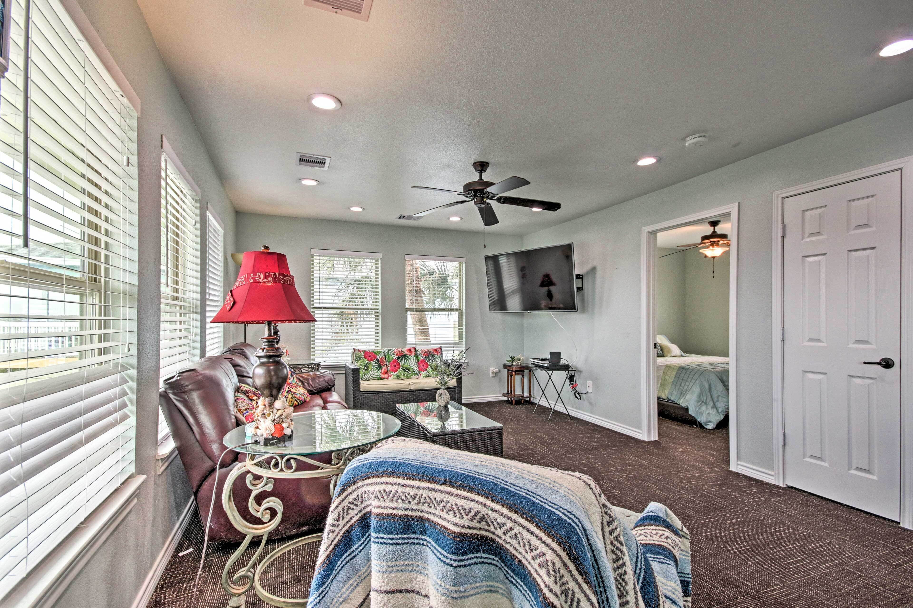 Waterfront Haven w/ Grill - 9 Mi to Surfside Beach