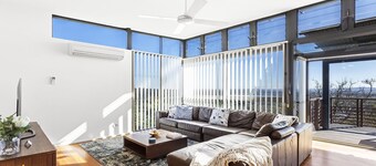 One Mile Ridge No.15 - Beautiful bushland views - WiFi, Air Con - Pool in Complex