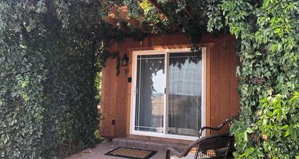 Cozy, Private - Central to Many National Parks! Parking for ATV Trailers.