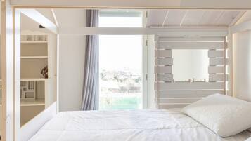 4 slaapkamers, een strijkplank/strijkijzer, internet, beddengoed