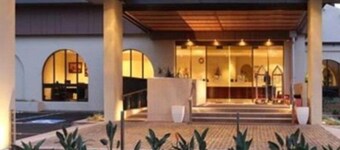 Mermaid Waters Hotel by Nightcap Plus