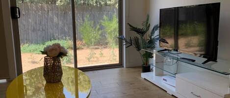 Basic Townhome | Living room