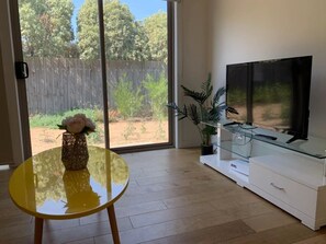 Basic Townhome | Living room | Flat-screen TV - Delicate Bundoora townhouse 10 (Bundoora)