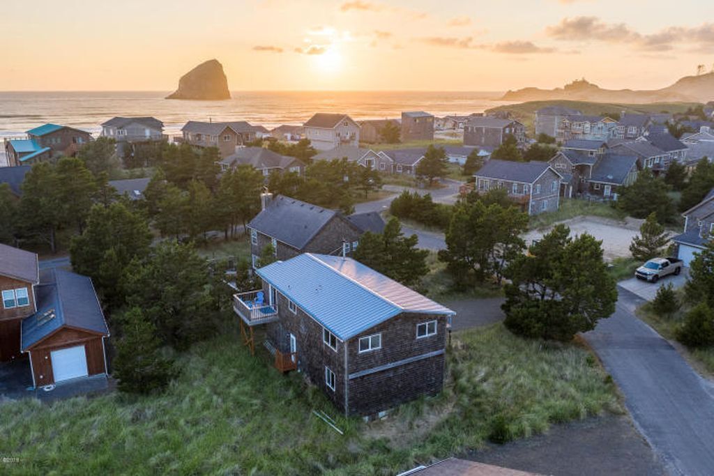 Modern Home in Pacific City with Game Room, Dog Friendly, Kiwanda Shores
