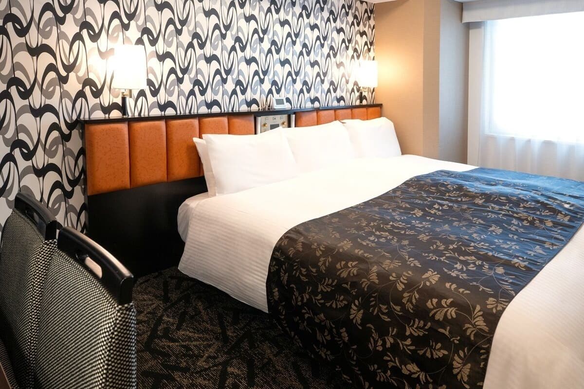 Down duvets, desk, free WiFi, bed sheets