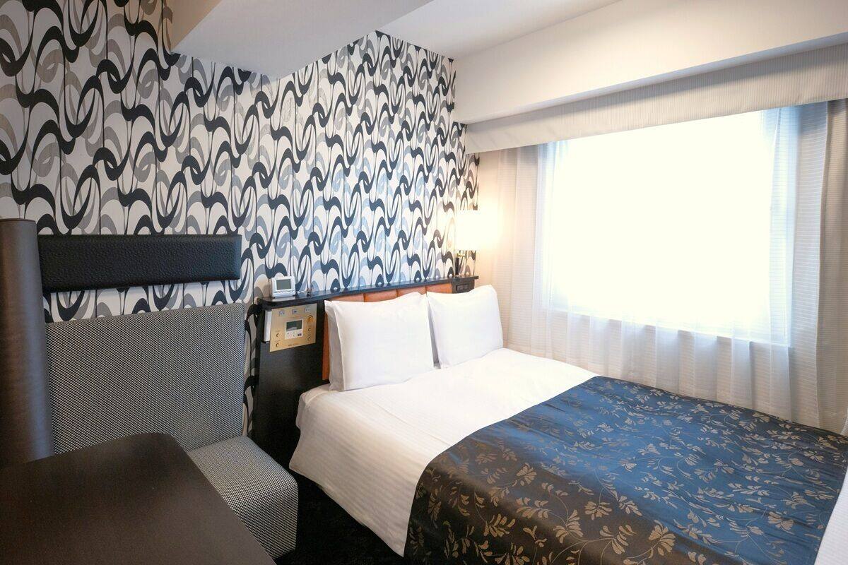 Down duvets, desk, free WiFi, bed sheets