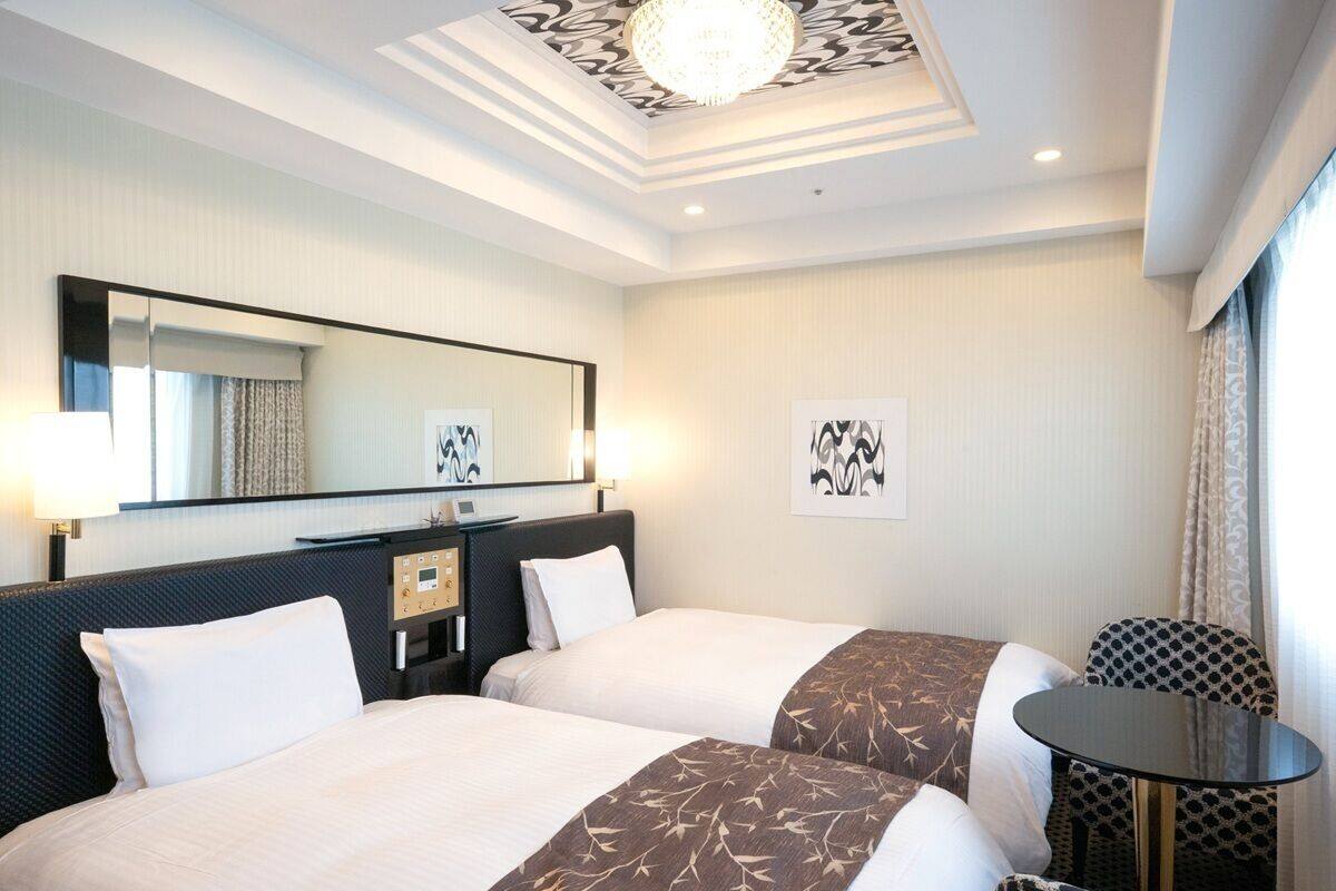 Deluxe Twin Room, Non Smoking | Down duvets, desk, free WiFi, bed sheets
