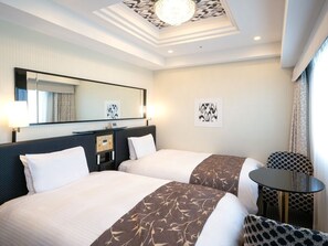 Tomannsrom – deluxe, ikke-røyk | Dundyner, skrivebord, wi-fi (inkludert) og sengetøy