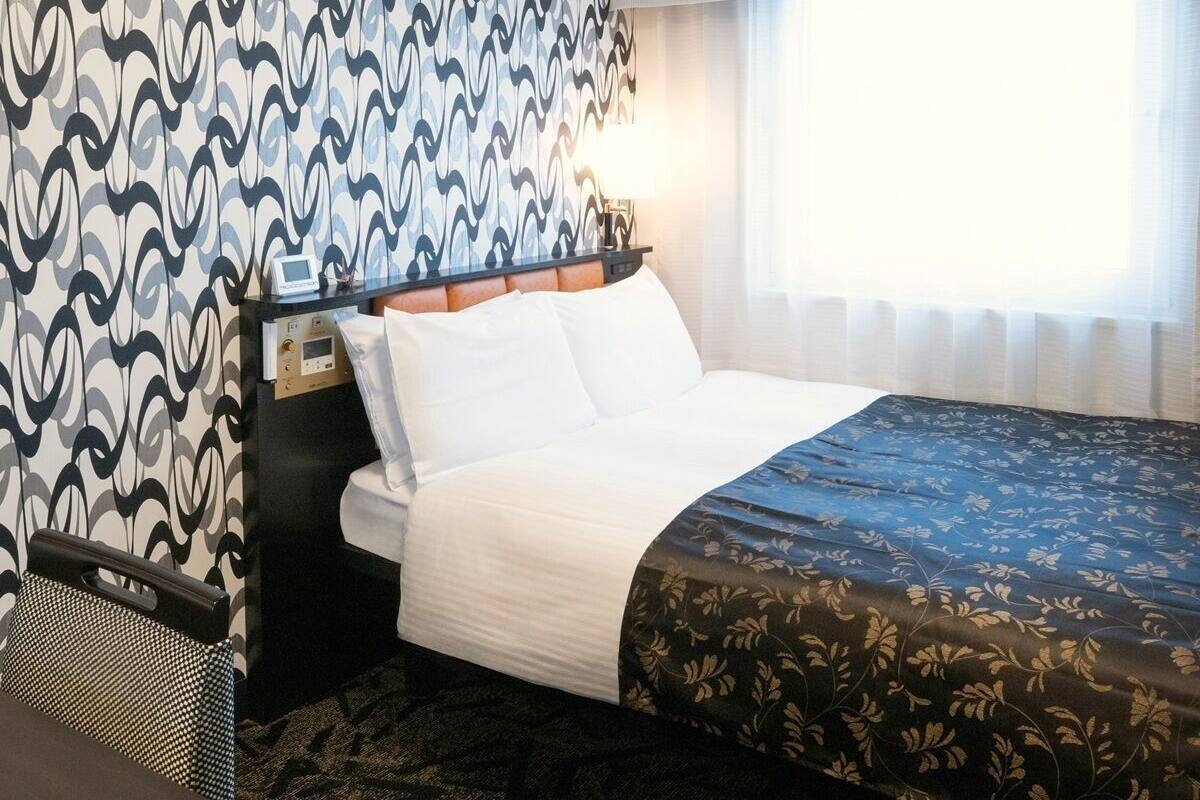 Standard Room for 2 Guests | Down duvets, desk, free WiFi, bed sheets