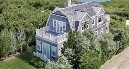 Adorable Cliffside Home with Breathtaking Views