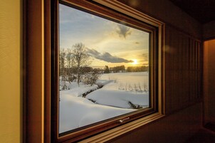 Cubrecamas, colchones con pillow-top y minibar con artículos gratuitos 