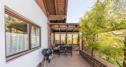 Apartamento "Julia" con vistas al lago, vistas a la montaña, Wi-Fi, jardín y terraza