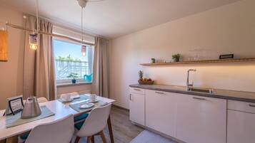 Kühlschrank, Ofen, Herdplatte, Geschirrspüler