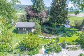 Property grounds - Attic Double Room "Rudi" with Lake View, Mountain View, Balcony & Garden (Taching am See)