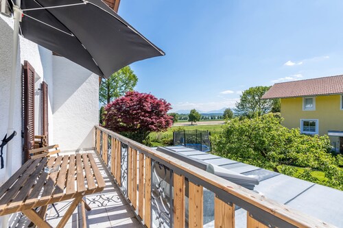 Ferienwohnung "Selina" mit Seeblick, Bergblick, Balkon & Garten