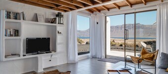 Modern House "El Loft" with Sea and Mountain View, Wi-Fi & Terrace