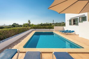 Pool - Beautiful Holiday Home "Bini S Aigo" with Sea View, Wi-Fi & Pool (Binibeca Vell, Sant Lluis, Menorca)