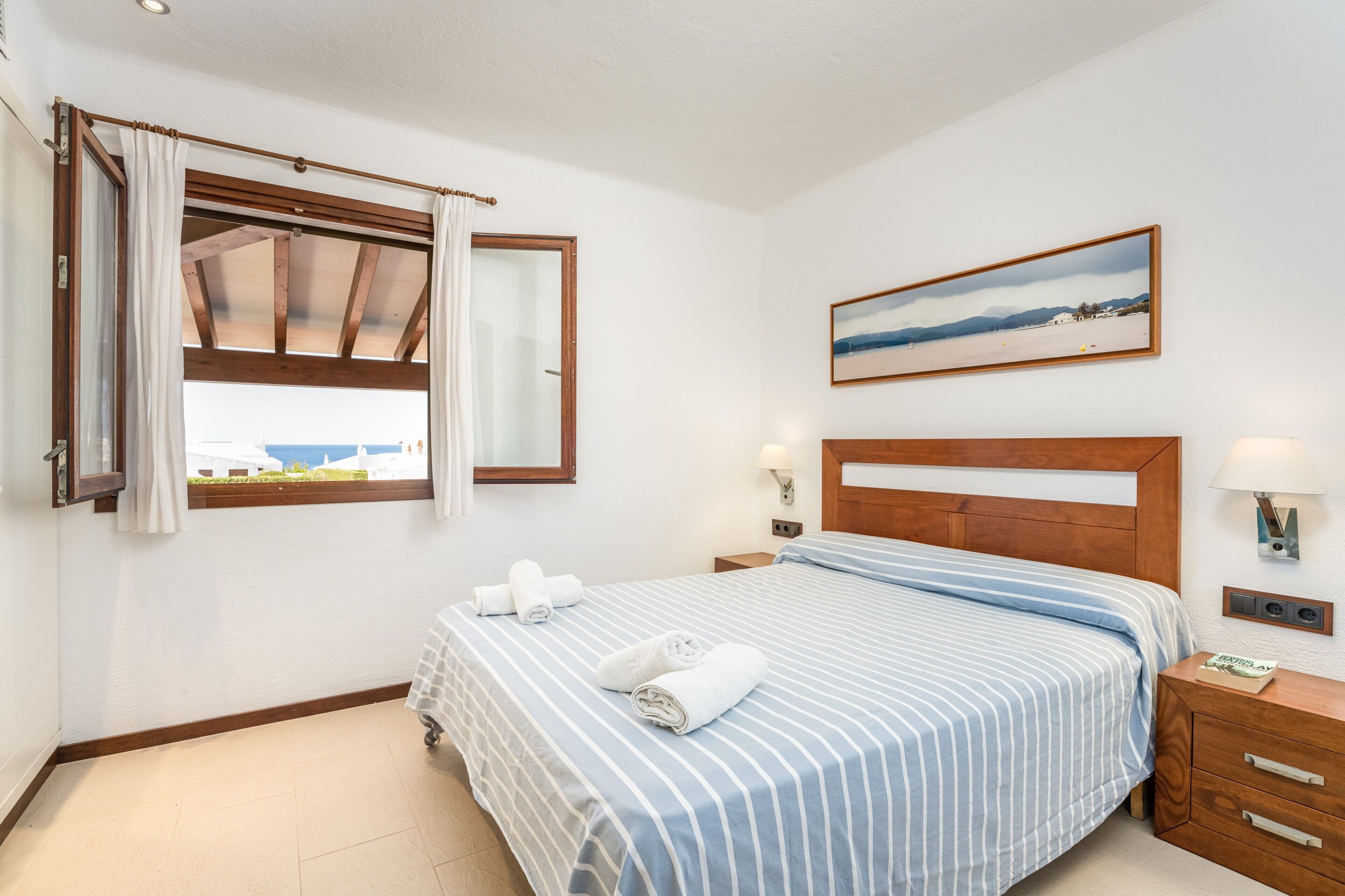 4 室の ベッドルーム、アイロン / アイロン台、WiFi (無料)、ベッドシーツ