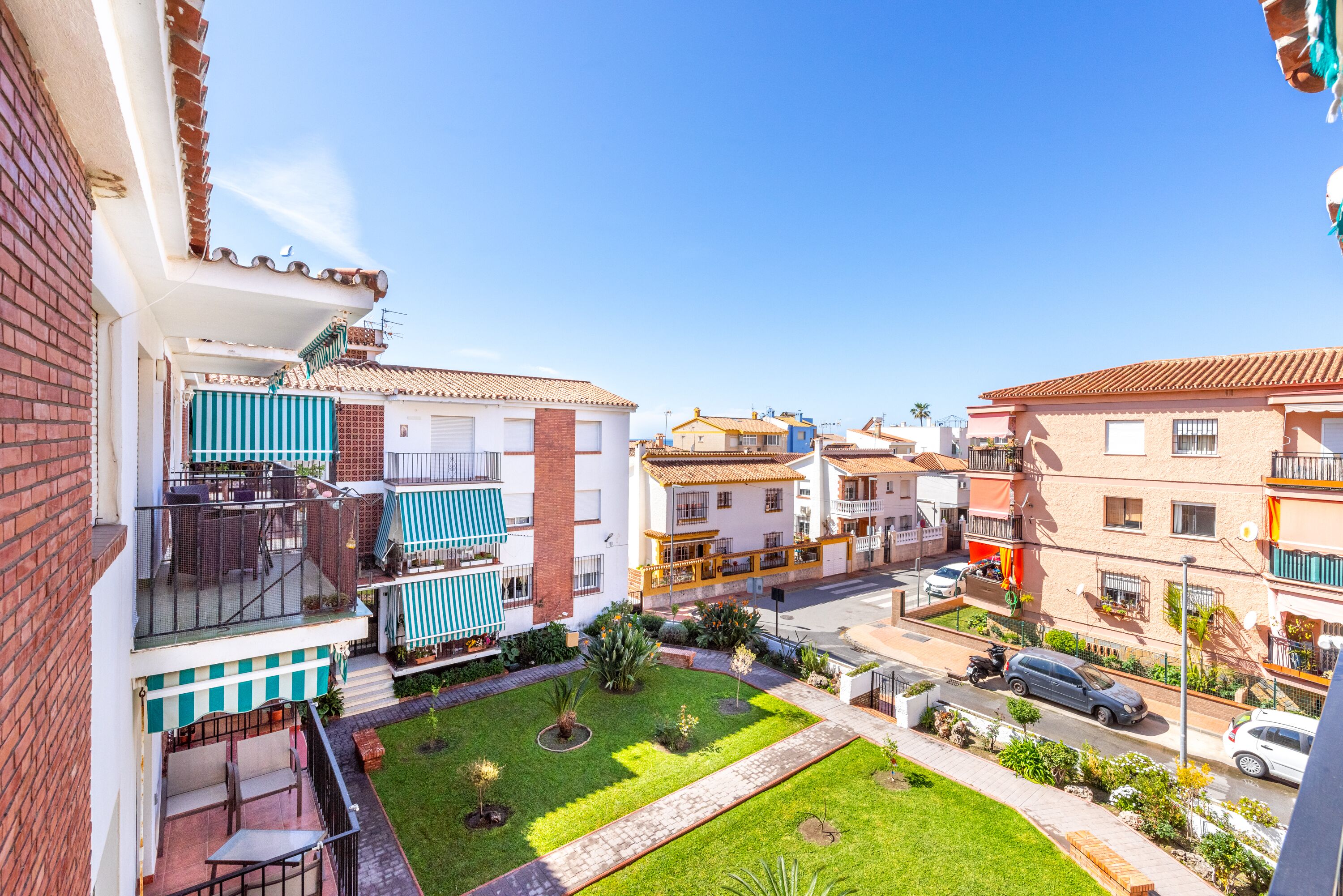 Modern Holiday Apartment Apartamento Alborán Playa with Air Conditioning, Wi-Fi & Terrace; Parking Available