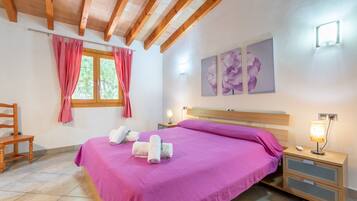 3 chambres, fer et planche à repasser, accès au Wi-Fi (inclus)