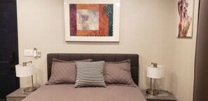 1 bedroom, WiFi, bed sheets - ►New modern pet friendly studio with private entrance near Old Town  (Scottsdale)