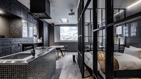 THE SEED HAUS 301, Non Smoking | In-room safe, desk, free WiFi