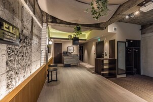 客房 (MASATOYO 301) | 客房内保险箱、办公桌、免费 WiFi