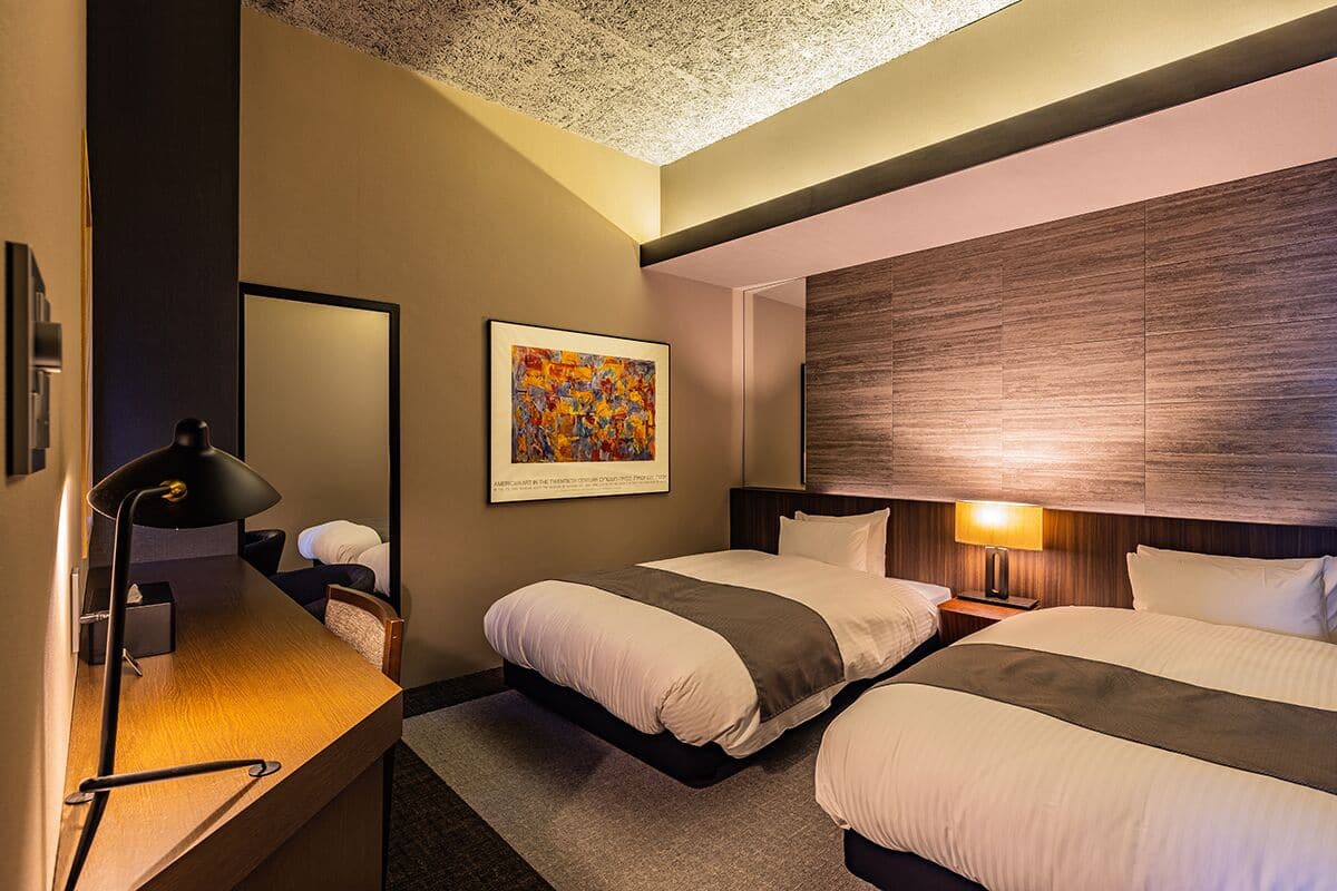 In-room safe, desk, free WiFi