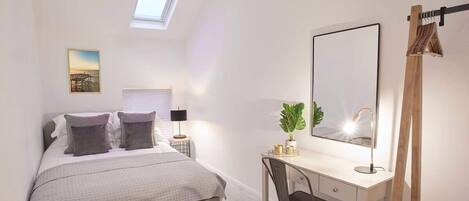 2 habitaciones, tabla de planchar con plancha y wifi gratis