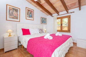 2 chambres, fer et planche à repasser, Wi-Fi gratuit, draps fournis