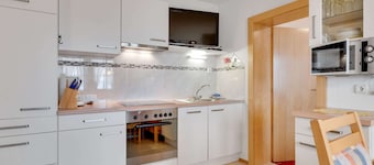 Quaint Apartment in Hainzenberg near Horbergbahn