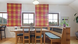 Dining - Alluring Apartment in Unterweißenbach With Sauna (Unterweissenbach)