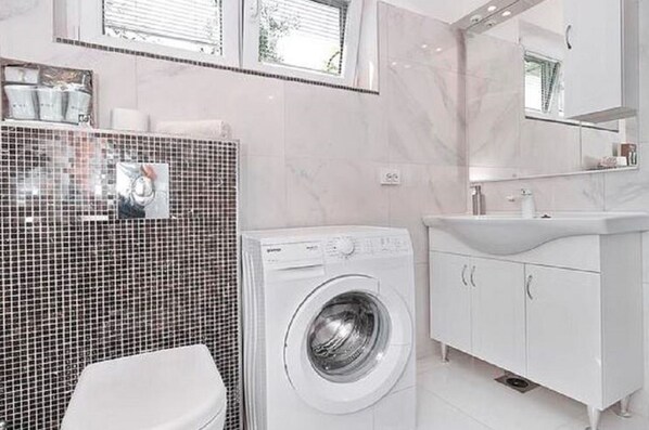 House | Bathroom | Shower