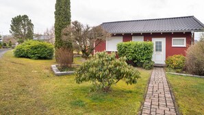 Exterior - Modern Holiday Home in Daun With Garden (Daun)
