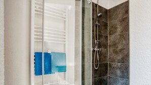 Bathroom - Enticing Apartment in Georgenthal With Sauna (Georgenthal)