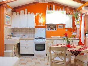 House | Private kitchen | Fridge, oven - Enticing Holiday Home in Korčula near Seabeach  (Vela Luka)