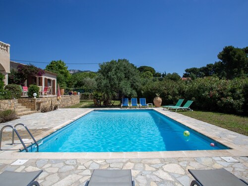 Premium Villa in Ollioules With Swimming Pool