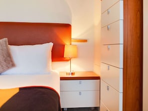 2 bedrooms, bed sheets