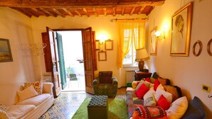 Unclassified image, 5 of 27, button - Charming Mansion in Casoli di Camaiore Near Forest (Camaiore)