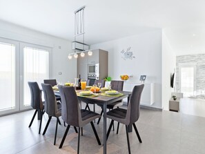 Dining - Serene Holiday Home in Novigrad With Private Pool (Novigrad)