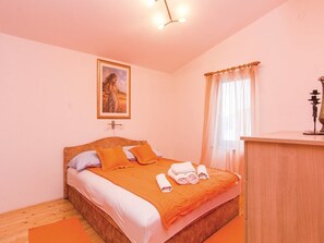 House - Serene Holiday Home in Vir near Sea (Vir)