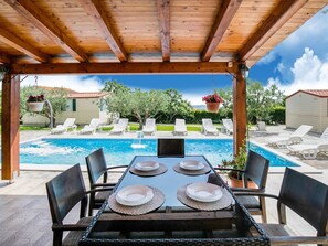 Pool - Alluring Mobile Home in Pakoštane near Sea Beach (Pakostane)