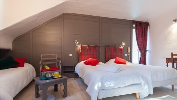 Superior Triple Room | In-room safe, laptop workspace, free WiFi, individually furnished - hôtel le belvédère (Brides-les-Bains)