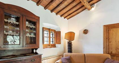 Elegant 2-bedroom Holiday Home in Tuscan