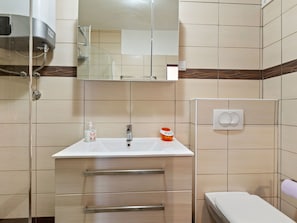 Bathroom - Simplistic Apartment in Jadranovo near Sea Beach (Crikvenica)